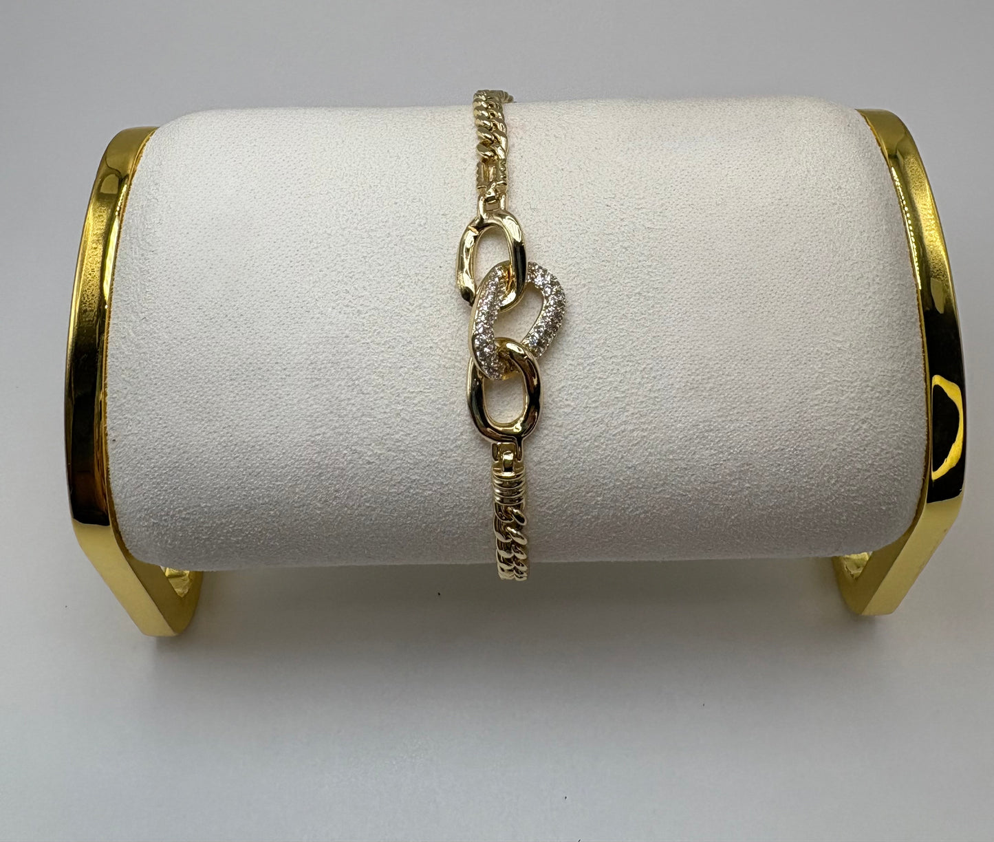 Infinity bling on a Cuban chain because forever deserves to shine bright 😍