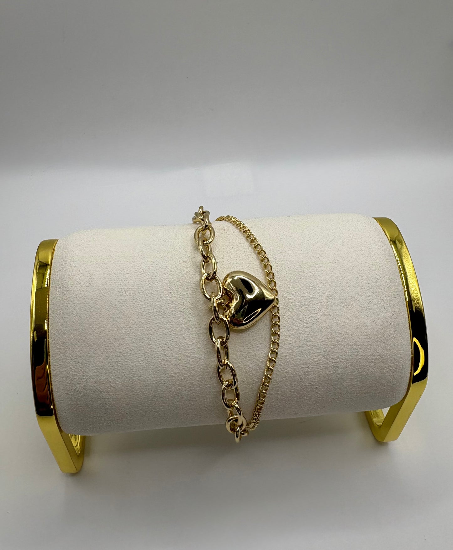 Chunky Gold Cuban Link Bracelet with Sparkling Pave Heart Charm – Bold Statement Jewelry