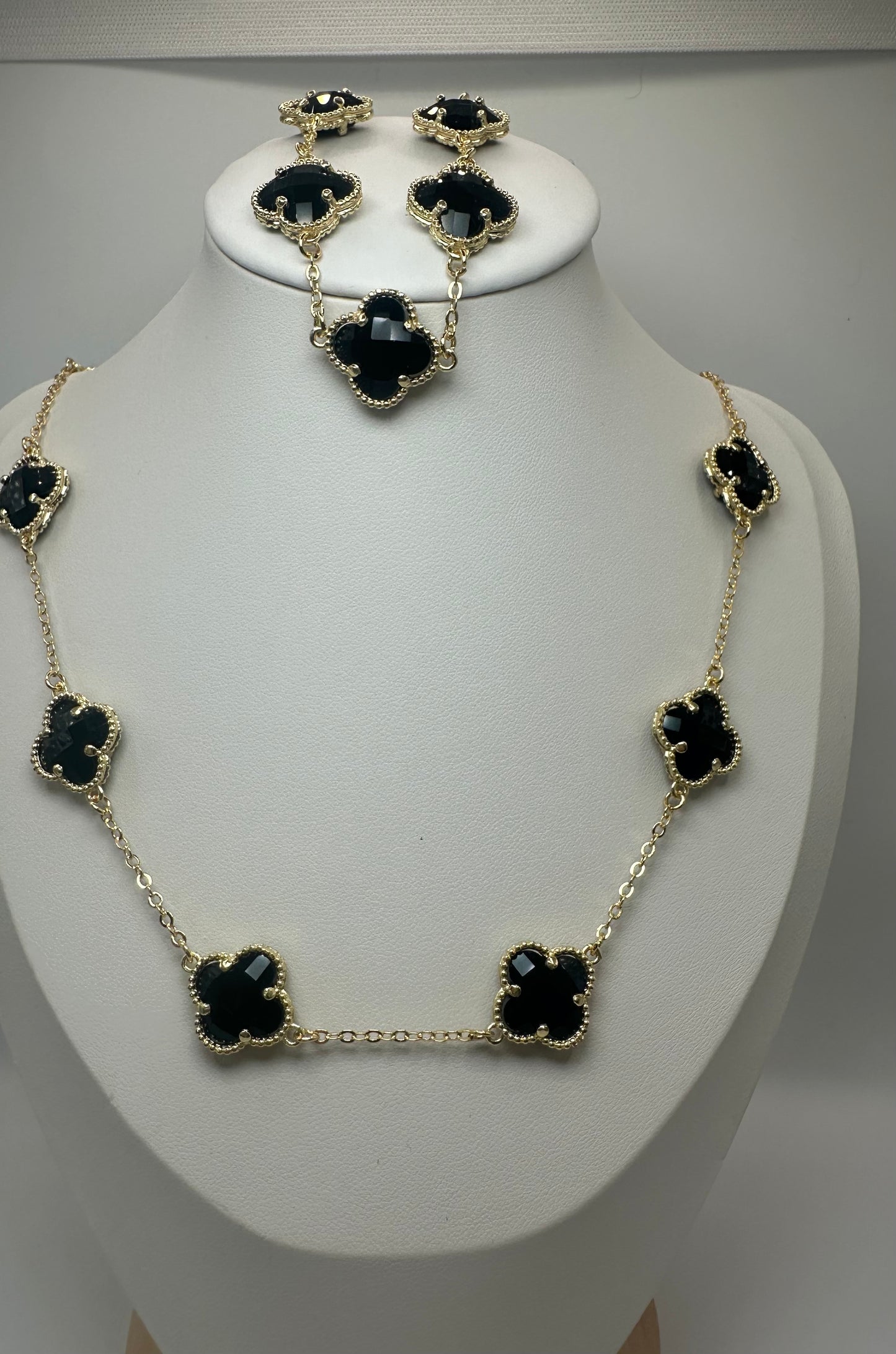 Gold Clover Charm Jewelry Set