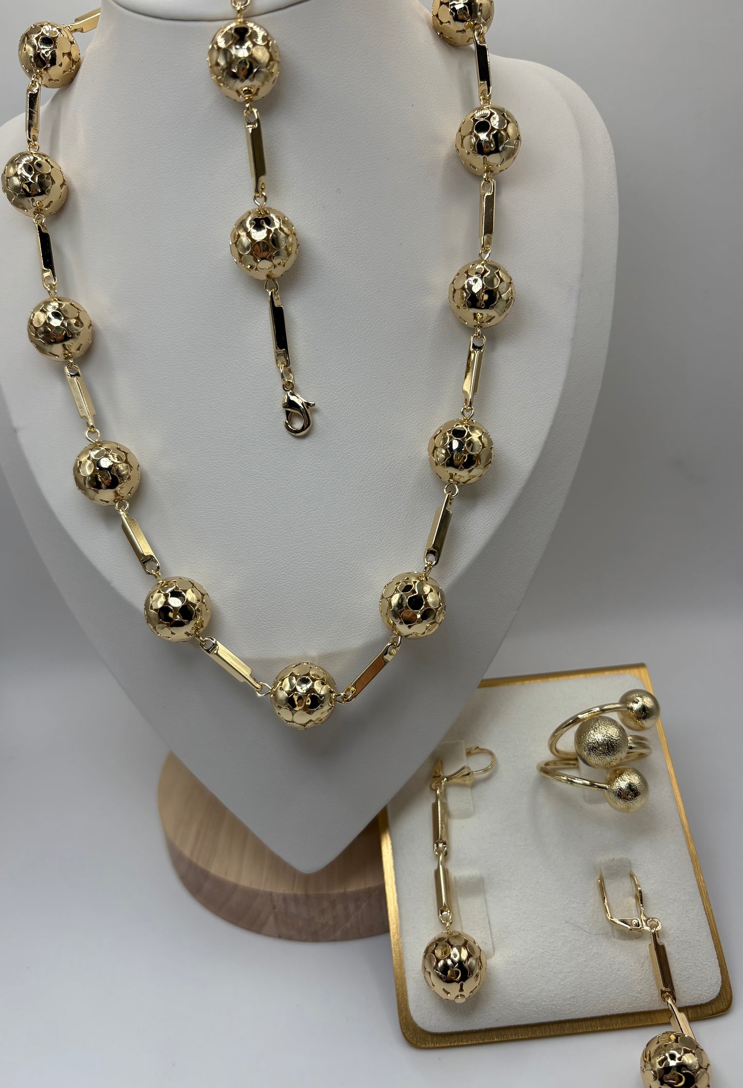 This GOLDEN chunky hammered ball set just dropped feel beautiful in it .