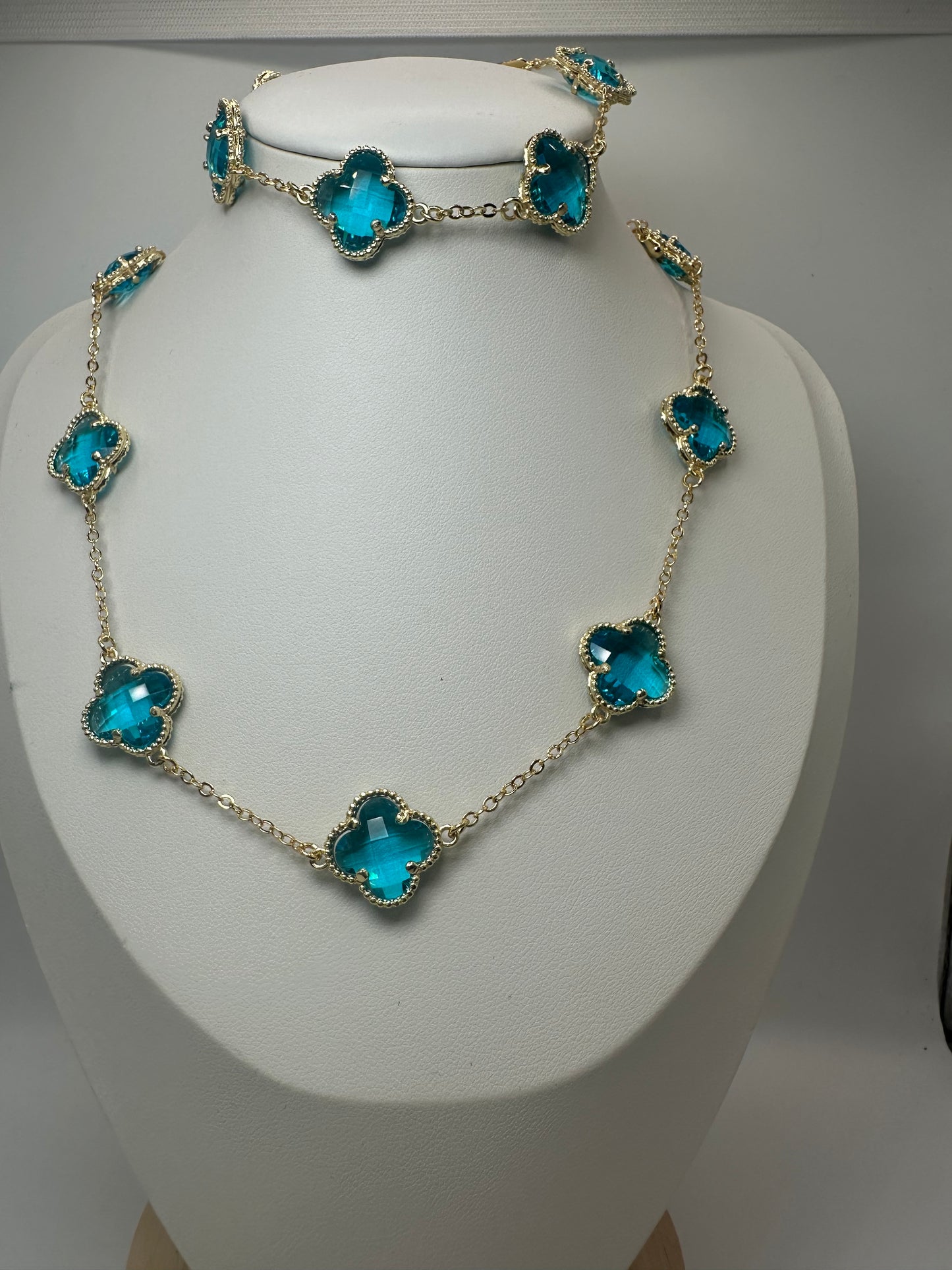 Gold Clover Charm Jewelry Set