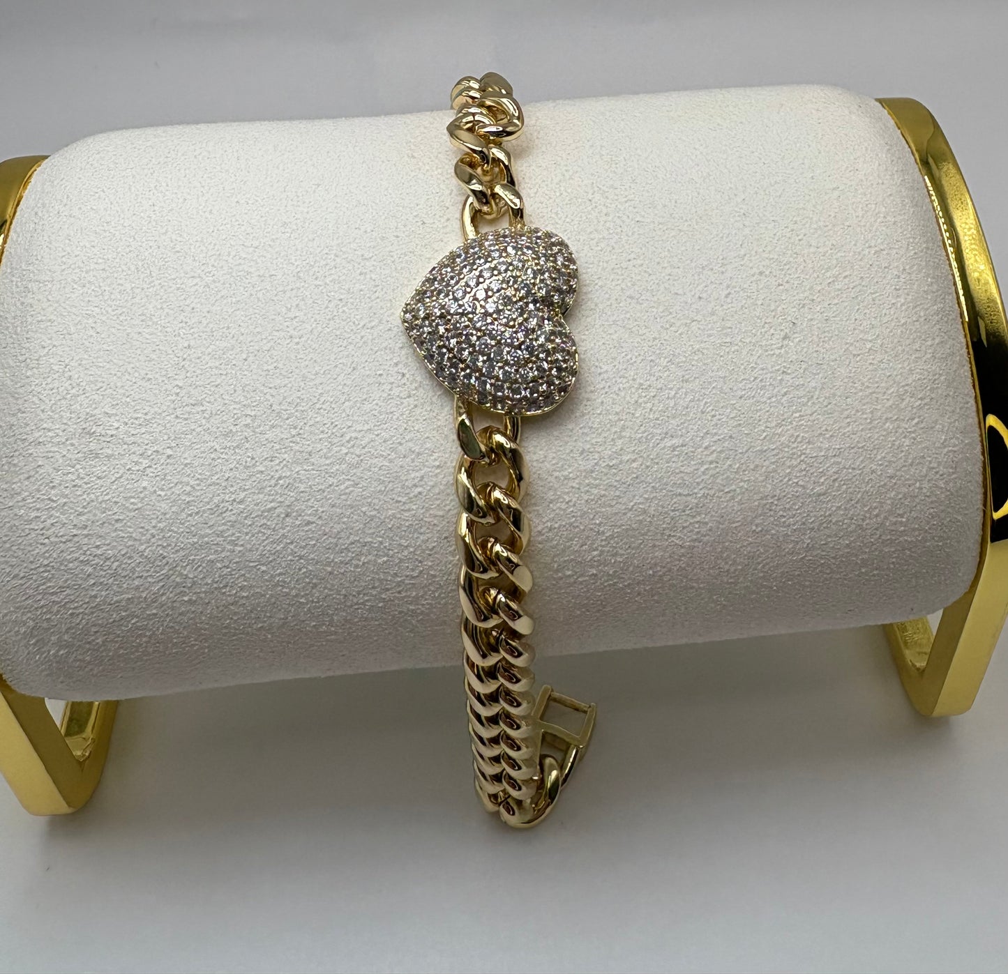 Chunky Gold Cuban Link Bracelet with Sparkling Pave Heart Charm – Bold Statement Jewelry