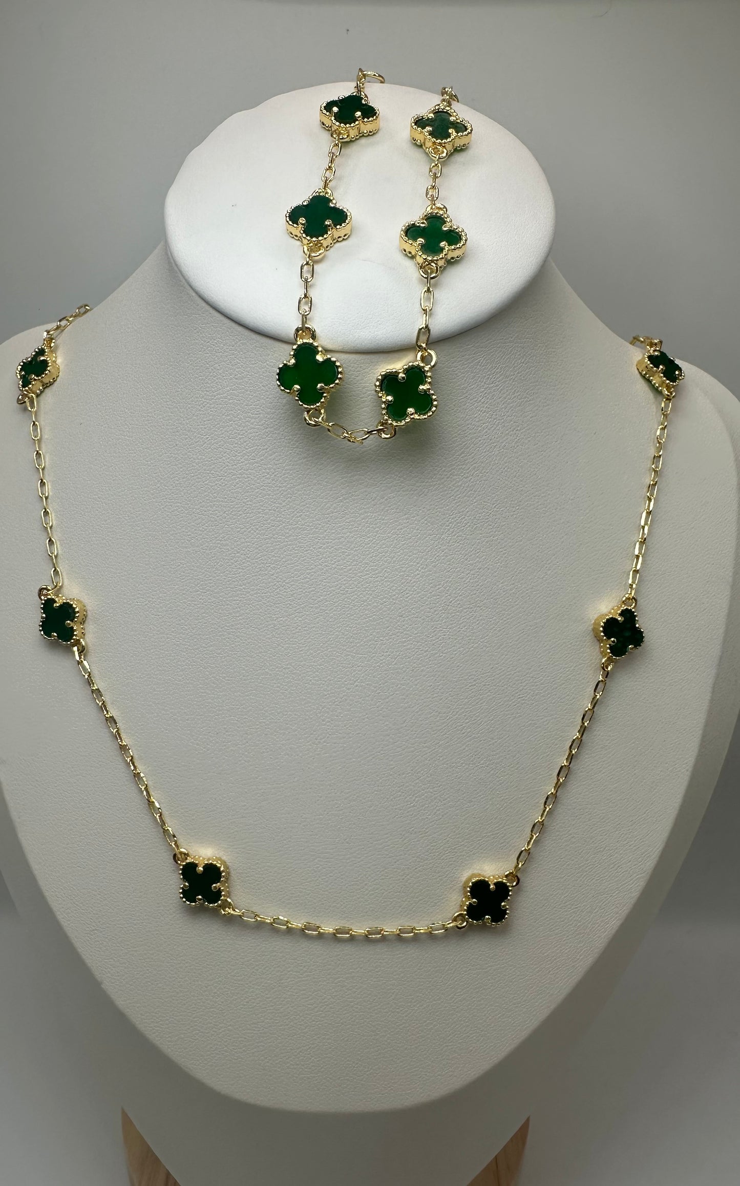 Beautiful mini clovers sets