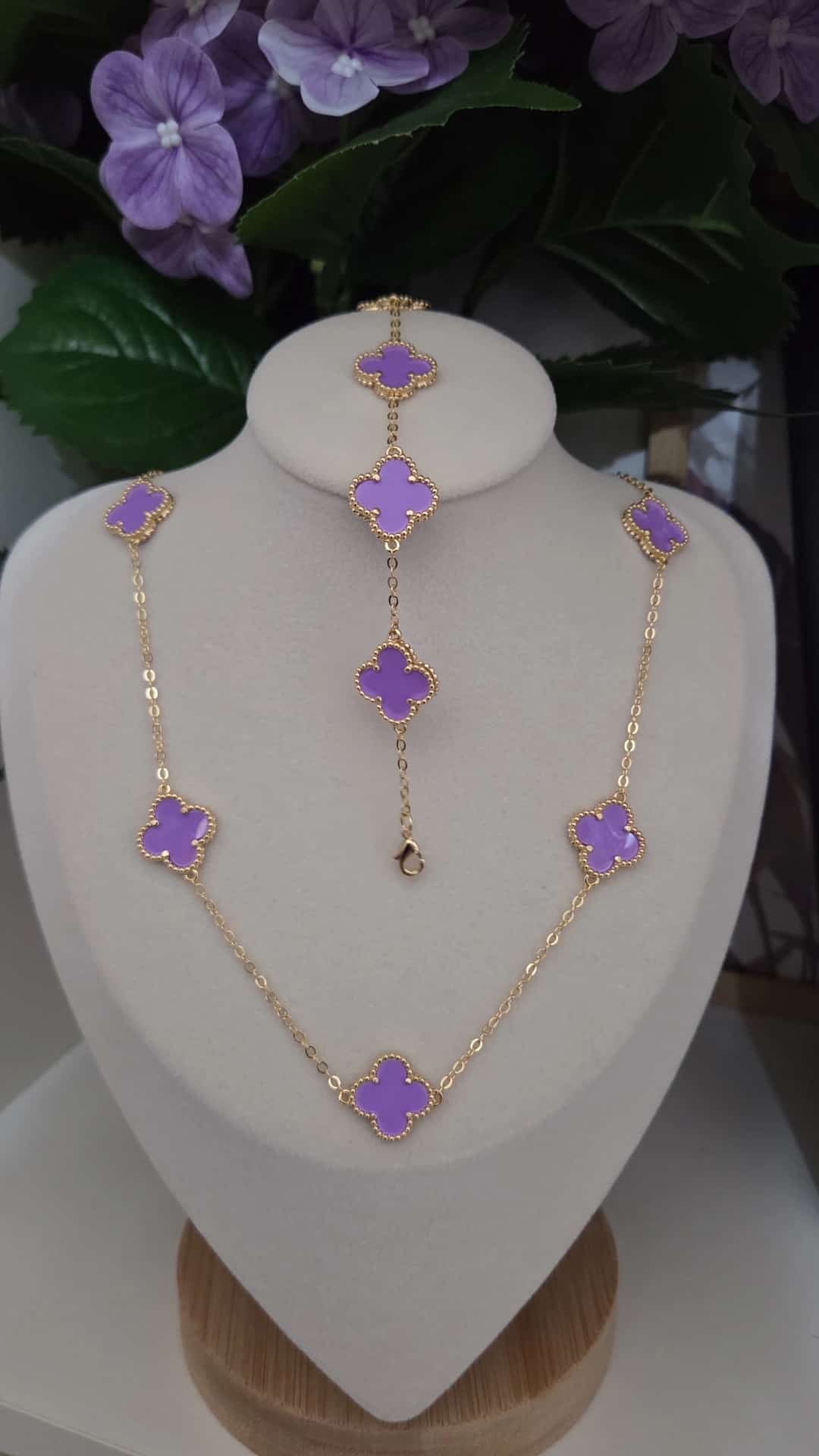 Five flowers  clovers Black Onyx Clover Necklace – 14k Gold Plated