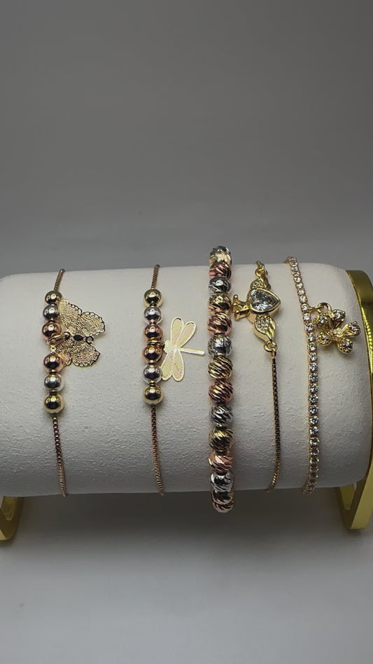 Elegant Gold Bracelet Collection